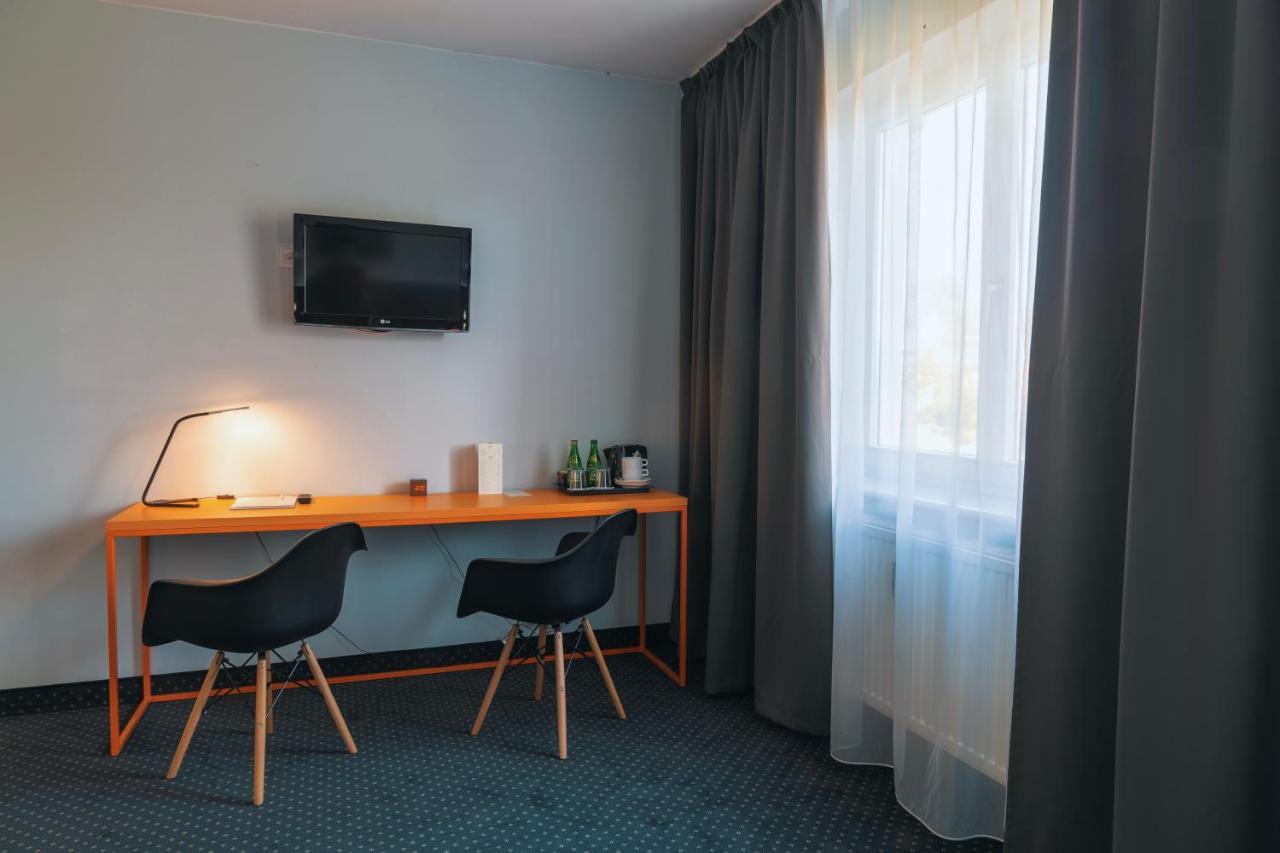 Hotel Poleczki Warsaw Airport Exterior foto